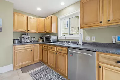 935 Union Street, Manchester, NH 03104 - Photo 16