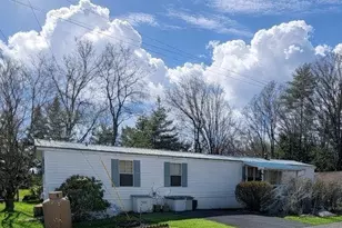 16 Harbourt Dr, Winchester, NH 03470 - Photo 1