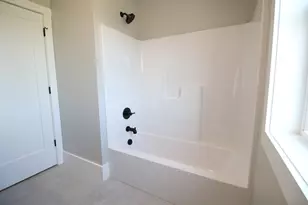 428 Dawn Ct, Pembroke, NH 03275 - Photo 34