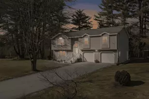 18 Essex Dr, Raymond, NH 03077 - Photo 4