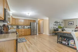 18 Essex Dr, Raymond, NH 03077 - Photo 8