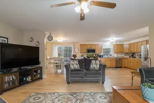 18 Essex Dr, Raymond, NH 03077 - Photo 6