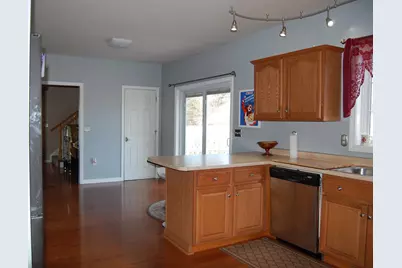 214 Dearborn Road, Pembroke, NH 03275 - Photo 4