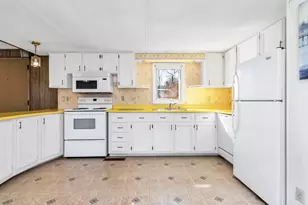 47 Scott Ave, Seabrook, NH 03874 - Photo 8