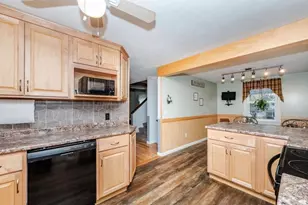 392 Whittier Dr, Fremont, NH 03044 - Photo 6