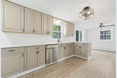 4 Autumn Circle, Plaistow, NH 03864 - Photo 2