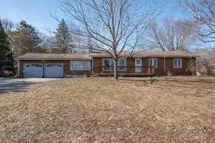 581 S Barnstead Rd, Barnstead, NH 03225 - Photo 1