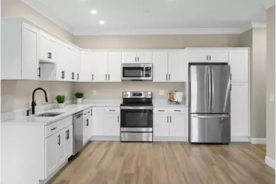 10100 S Willow Street #208, Manchester, NH 03103 - Photo 1