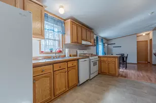 13 Atwood St, Rochester, NH 03820 - Photo 4