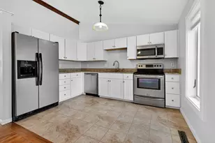 23 Radcliffe Dr, Milford, NH 03055 - Photo 8