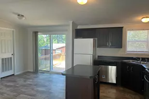 13 Seaglass Ln, Kittery, ME 03904 - Photo 2