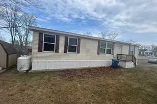 13 Seaglass Ln, Kittery, ME 03904 - Photo 4