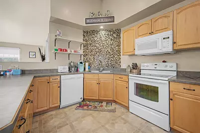 31 Oak Street, Newport, NH 03773 - Photo 12