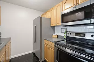 144 Eastern Ave, Manchester, NH 03104 - Photo 10