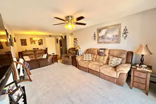 35 Andrew St, Manchester, NH 03104 - Photo 4