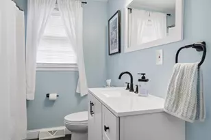 42 Belmont Dr, Merrimack, NH 03054 - Photo 10