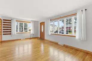 14 Acton St, Nashua, NH 03060 - Photo 8