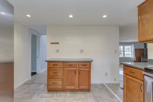 21 Hobart St, Concord, NH 03303 - Photo 6