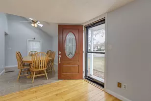 21 Hobart St, Concord, NH 03303 - Photo 8