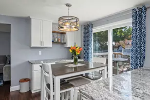 18 Brent Ct, Manchester, NH 03103 - Photo 8