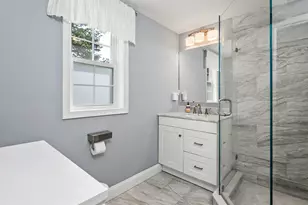 18 Brent Ct, Manchester, NH 03103 - Photo 18