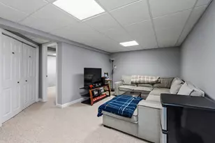 18 Brent Ct, Manchester, NH 03103 - Photo 28