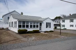 308 Atlantic Ave, Seabrook, NH 03874 - Photo 2