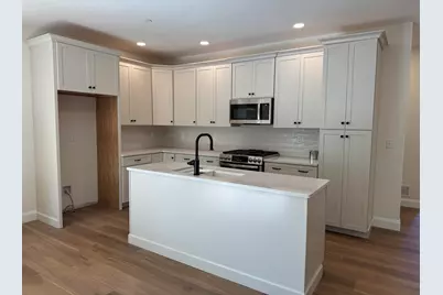 5C Dearborn Circle, Goffstown, NH 03045 - Photo 2