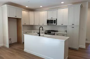 5C Dearborn Circle, Goffstown, NH 03045 - Photo 2