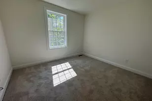 5C Dearborn Circle, Goffstown, NH 03045 - Photo 10