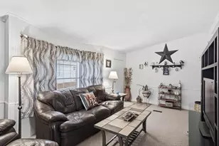 41 Mathew Cir, Goffstown, NH 03045 - Photo 12