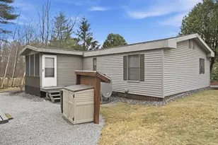 41 Mathew Cir, Goffstown, NH 03045 - Photo 6