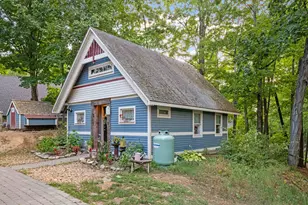 68 Center St, Wolfeboro, NH 03894 - Photo 4