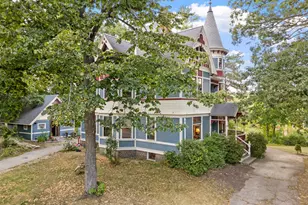 68 Center St, Wolfeboro, NH 03894 - Photo 4