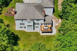 17 Canterbury Ln, Bedford, NH 03110 - Photo 52