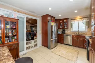 25 Pelham St, Nashua, NH 03063 - Photo 12