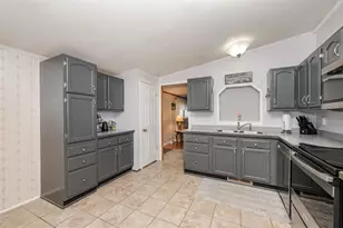 11 Falkland Ln, Rochester, NH 03867 - Photo 4