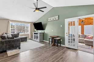 32 Syracuse Rd, Nashua, NH 03064 - Photo 4