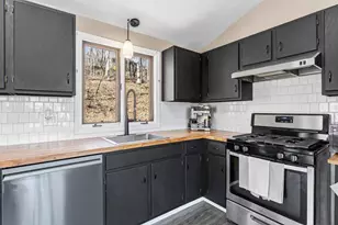 32 Syracuse Rd, Nashua, NH 03064 - Photo 12