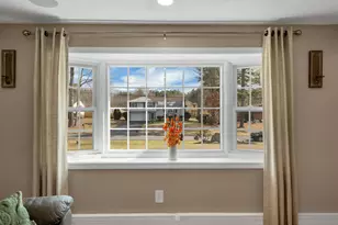 27 Cole St, Salem, NH 03079 - Photo 4