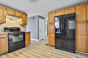 54 Vandora Dr, Manchester, NH 03103 - Photo 16