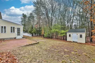 54 Vandora Dr, Manchester, NH 03103 - Photo 4