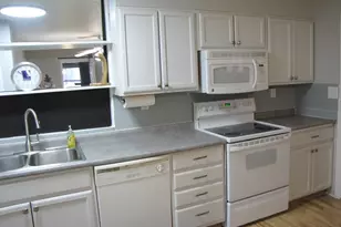 3 McIlvin St, Manchester, NH 03103 - Photo 10