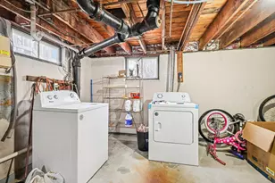 170 S Hall St, Manchester, NH 03103 - Photo 22