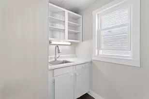 377 Manchester St, Manchester, NH 03103 - Photo 6