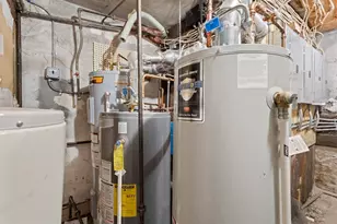 377 Manchester St, Manchester, NH 03103 - Photo 14