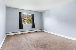 2 Silvestri Cir, Derry, NH 03038 - Photo 8