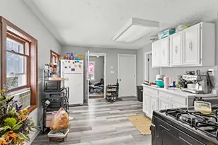 377-383 Manchester St, Manchester, NH 03103 - Photo 24