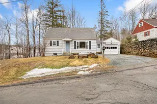 41 Franklin St, Berlin, NH 03570 - Photo 2