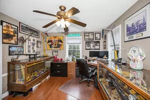 13 Sheridan Dr, Londonderry, NH 03053 - Photo 4